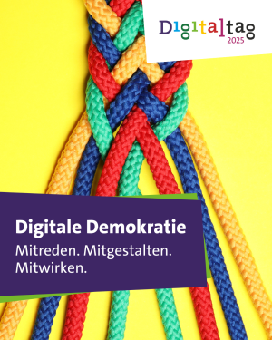 Kordeln in rot, gelb, blau und grün werden zu einem Zopf geflochten. Darauf ein Textfeld mit den Woprten Digitale Demokratie - Mitreden. Mitgestalten. Mitwirken.