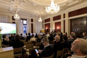 Bild zum Beitrag: Social-Media-Plattformen stärker regulieren